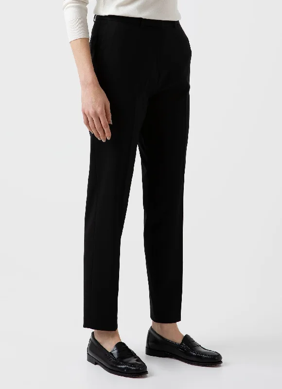 Women's Tapered Trouser in Black Trousers chic fashionable